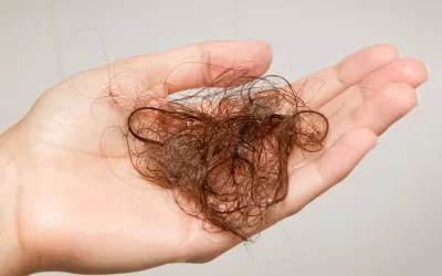Triphala y fenogreco para la caída del cabello: una combinación natural y efectiva
